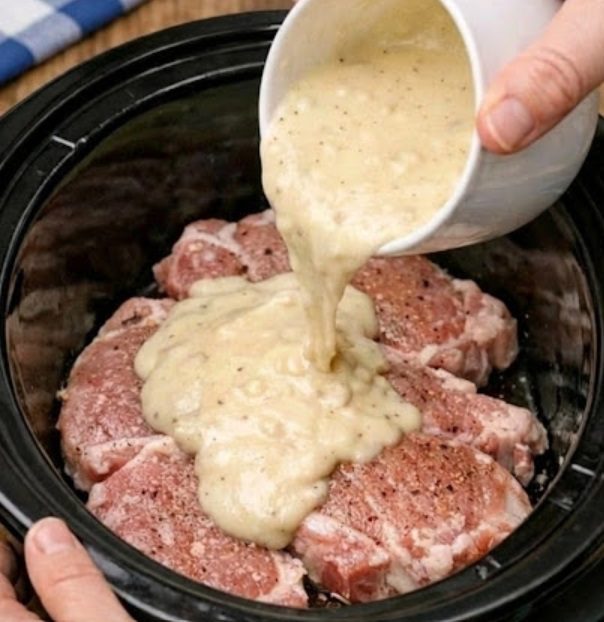 Slow Cooker Pork Chops with Apples